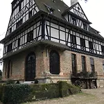 Konukevi Le Manoir De La Graviere 4*
