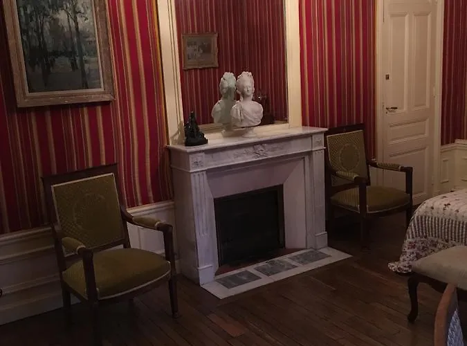 Oda ve Kahvaltı Le Manoir De La Graviere 4*